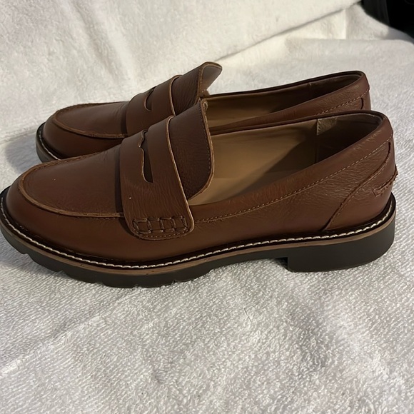 Women Brown Leather Loafers - Picture 2 of 8